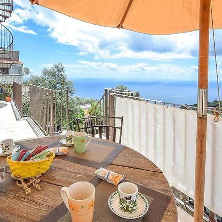 Cozy Apartment In Massa Lubrense Esterno foto