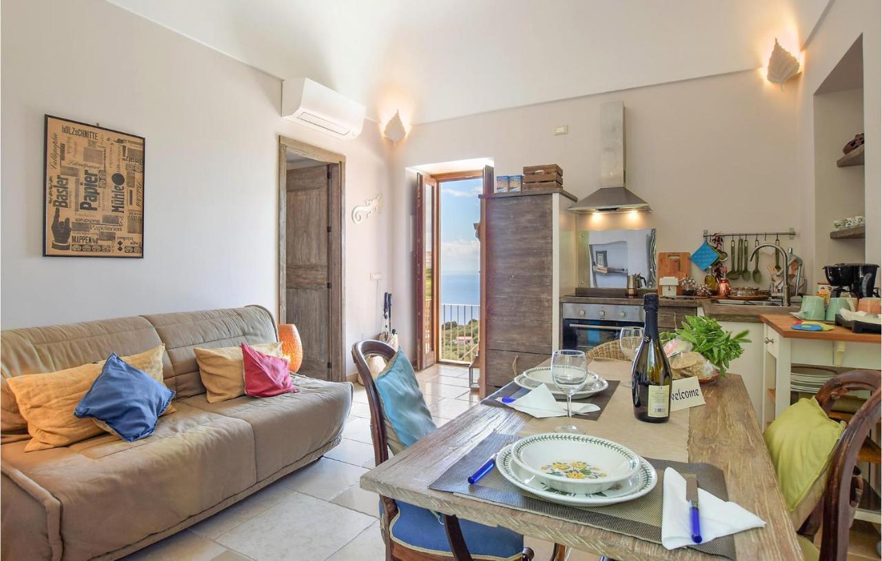 Cozy Apartment In Massa Lubrense Esterno foto
