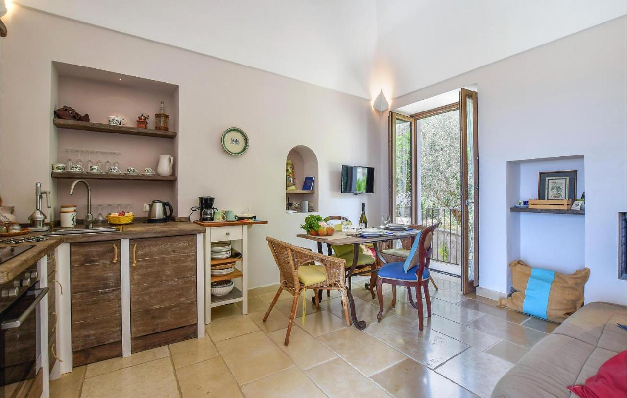 Cozy Apartment In Massa Lubrense Esterno foto