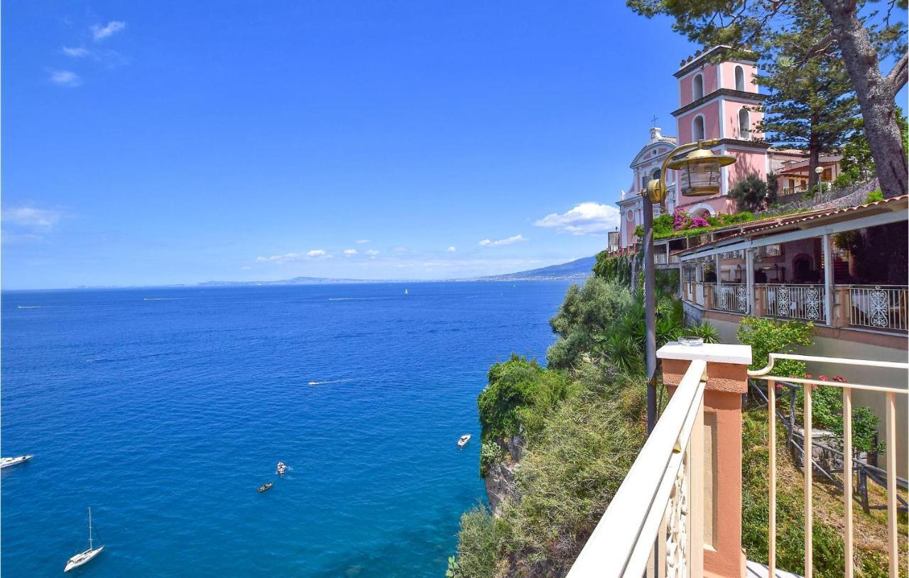 Cozy Apartment In Massa Lubrense Esterno foto